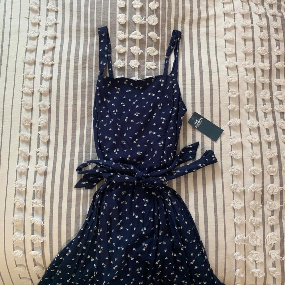 hollister floral tie-waist mini dress